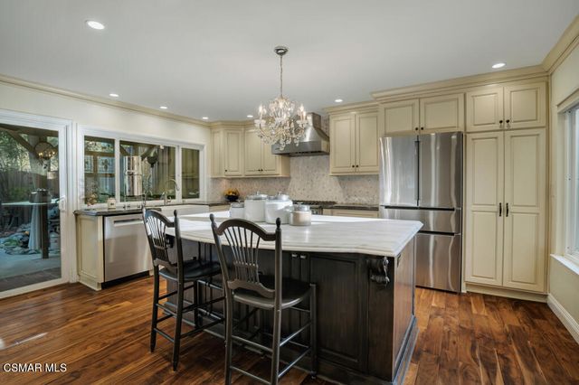 628 Martinique Place, Newbury Park, CA 91320