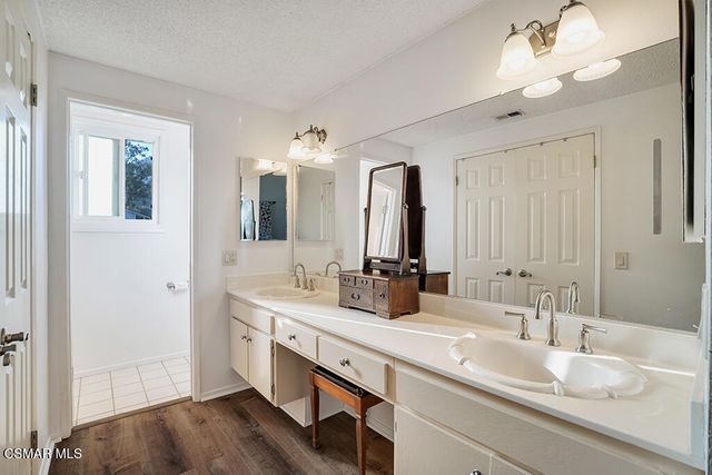 628 Martinique Place, Newbury Park, CA 91320