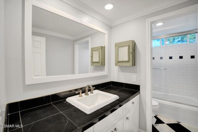 628 Martinique Place, Newbury Park, CA 91320