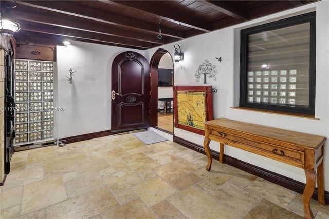 550 Quail Ave, Miami Springs, FL 33166