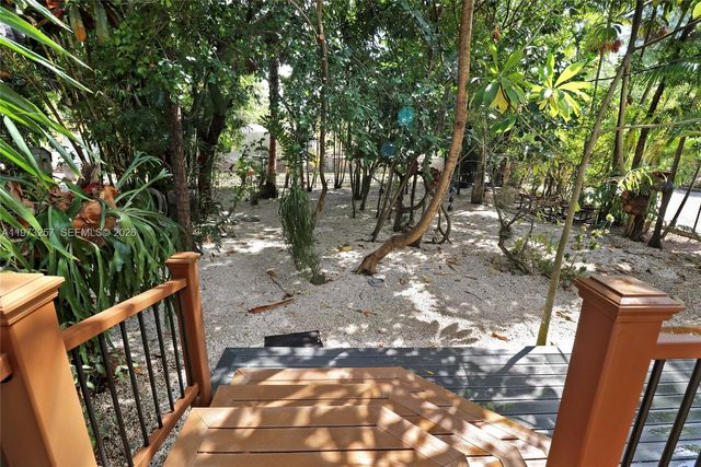 550 Quail Ave, Miami Springs, FL 33166