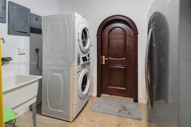 550 Quail Ave, Miami Springs, FL 33166