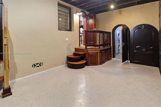 550 Quail Ave, Miami Springs, FL 33166