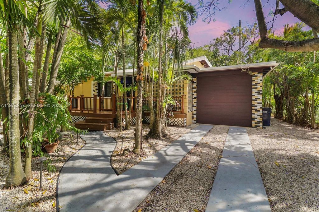 550 Quail Ave, Miami Springs, FL 33166