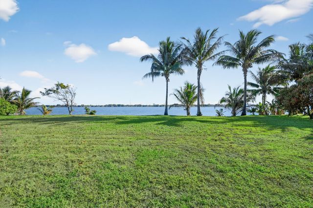 2410 Embassy Drive, West Palm Beach, FL 33401
