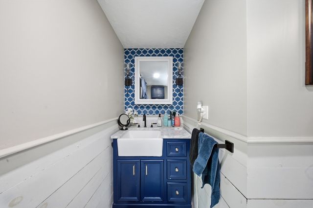 73 Coventry Wood Rd, Bolton, MA 01740