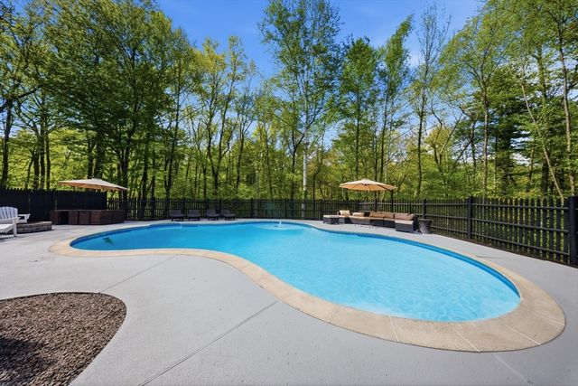 73 Coventry Wood Rd, Bolton, MA 01740
