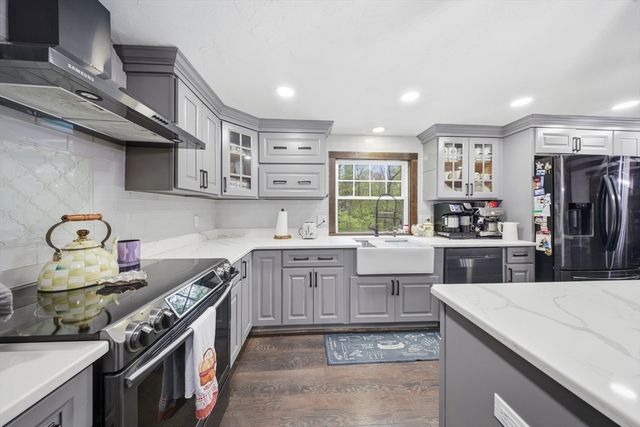 73 Coventry Wood Rd, Bolton, MA 01740