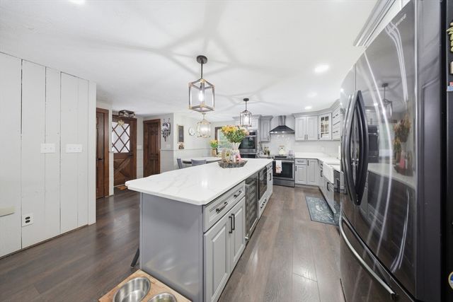 73 Coventry Wood Rd, Bolton, MA 01740