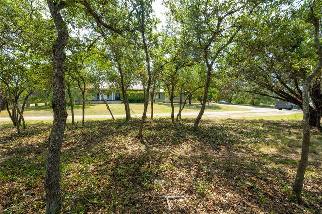 910 Daviot DR, Spicewood, TX 78669