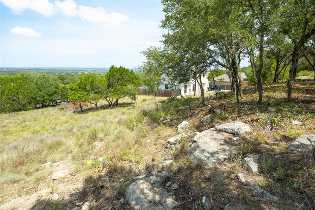 910 Daviot DR, Spicewood, TX 78669