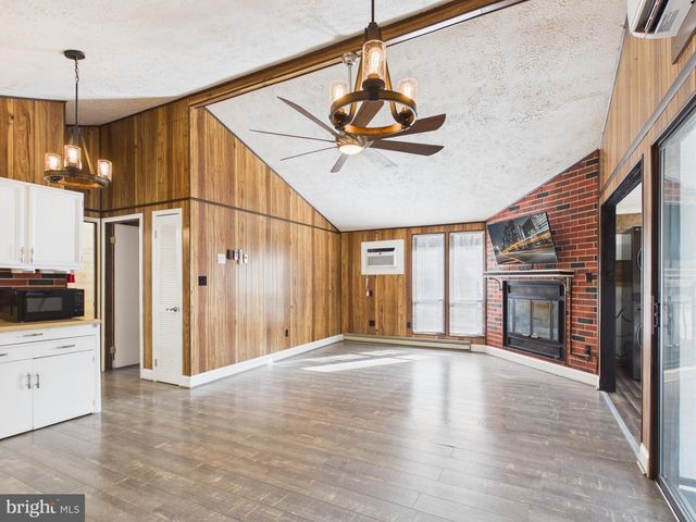 187 SHAWNEE TRL, Hedgesville, WV 25427