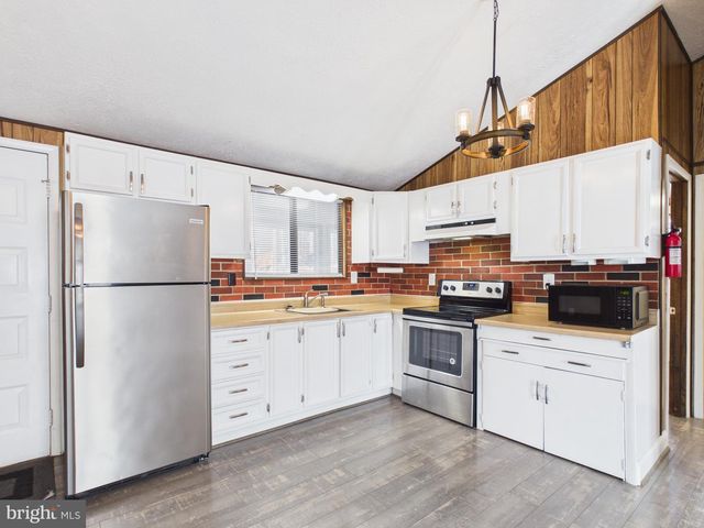 187 SHAWNEE TRL, Hedgesville, WV 25427