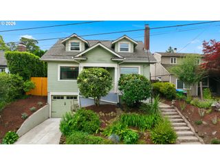 4118 Ne SENATE St, Portland, OR 97232