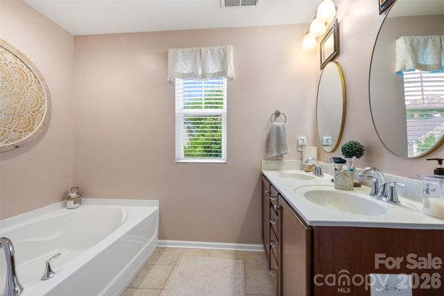 7044 Woodsbay Lane, Rock Hill, SC 29732