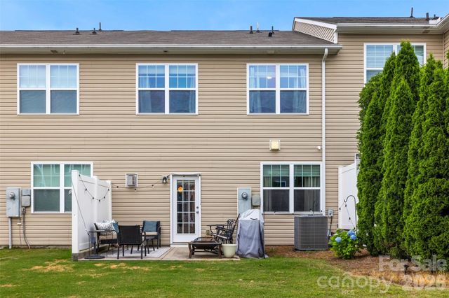 7044 Woodsbay Lane, Rock Hill, SC 29732