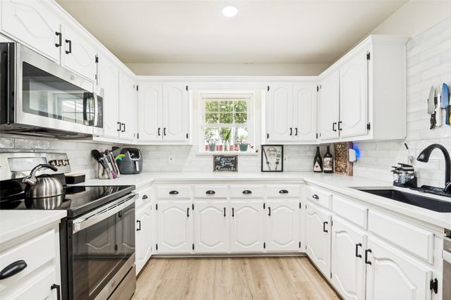 3323 Dasher Street, Lancaster, TX 75146