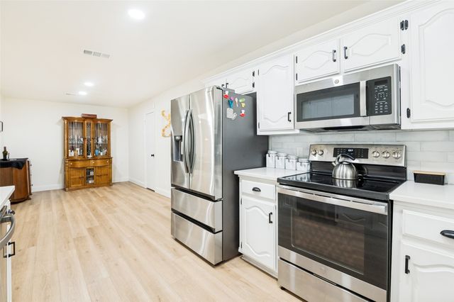 3323 Dasher Street, Lancaster, TX 75146