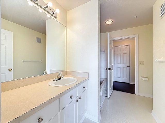 18001 RICHMOND PLACE DRIVE 1233, Tampa, FL 33647