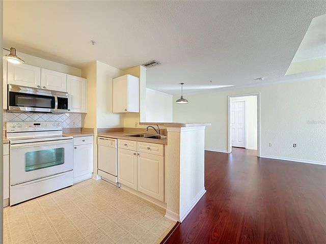 18001 RICHMOND PLACE DRIVE 1233, Tampa, FL 33647