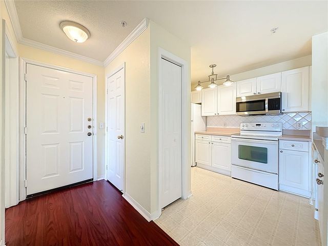 18001 RICHMOND PLACE DRIVE 1233, Tampa, FL 33647