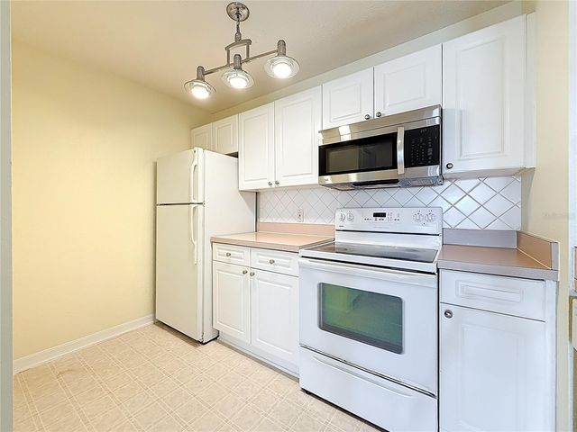 18001 RICHMOND PLACE DRIVE 1233, Tampa, FL 33647