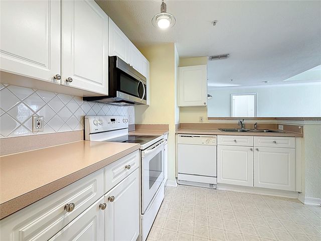 18001 RICHMOND PLACE DRIVE 1233, Tampa, FL 33647