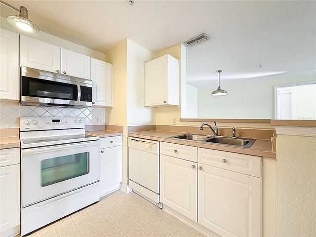 18001 RICHMOND PLACE DRIVE 1233, Tampa, FL 33647