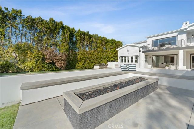 17528 Jayden Lane, Encino, CA 91316