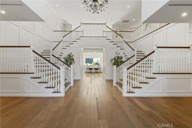 17528 Jayden Lane, Encino, CA 91316