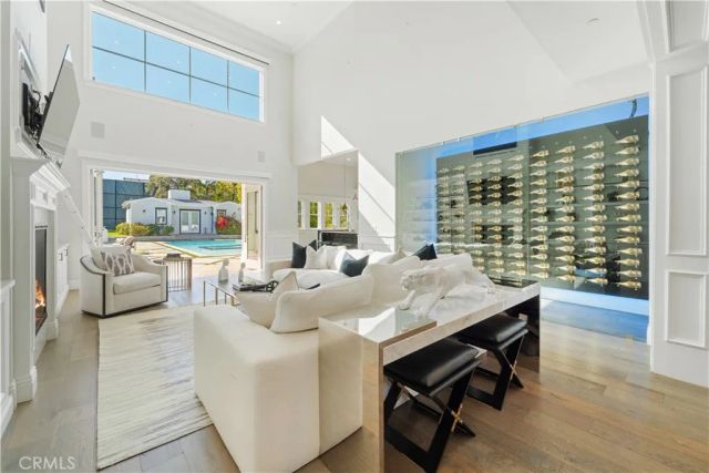 17528 Jayden Lane, Encino, CA 91316