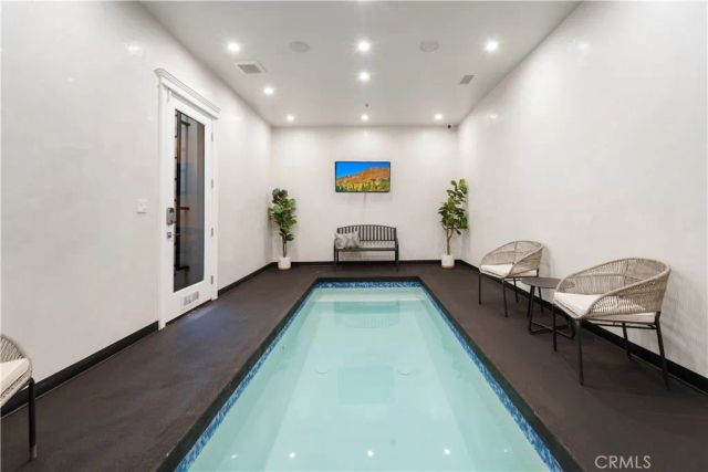 17528 Jayden Lane, Encino, CA 91316