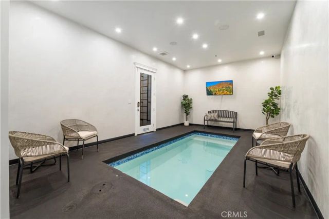 17528 Jayden Lane, Encino, CA 91316