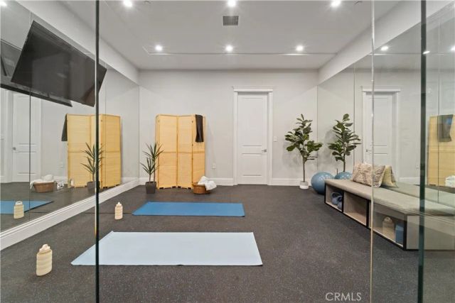 17528 Jayden Lane, Encino, CA 91316