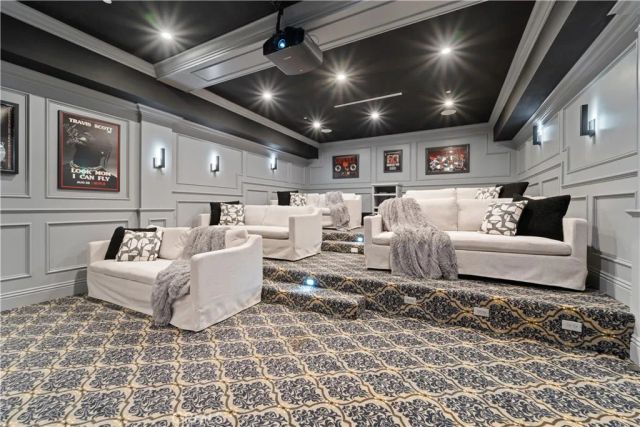 17528 Jayden Lane, Encino, CA 91316