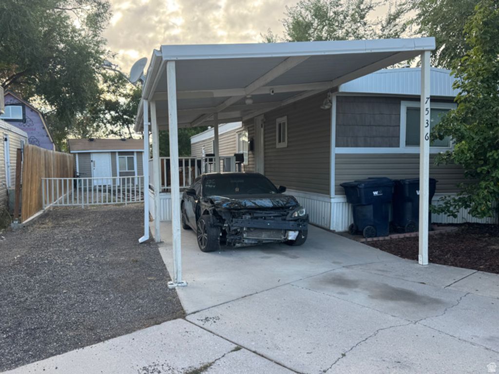 7536 S BLISSWOOD DR, Midvale, UT 84047 — exterior