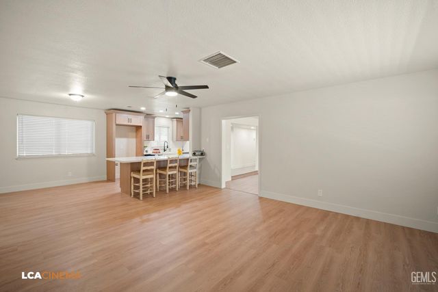 6101 Olive Drive, Bakersfield, CA 93308