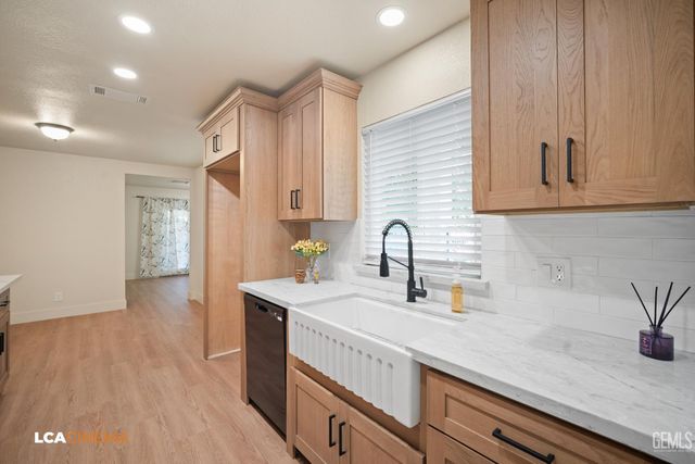 6101 Olive Drive, Bakersfield, CA 93308