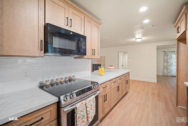 6101 Olive Drive, Bakersfield, CA 93308