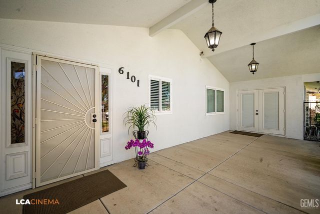 6101 Olive Drive, Bakersfield, CA 93308