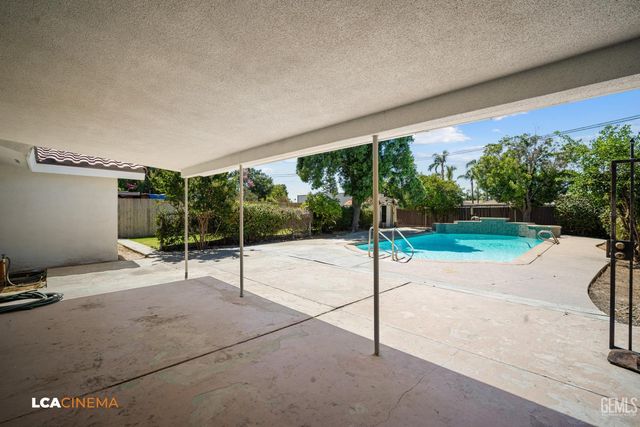 6101 Olive Drive, Bakersfield, CA 93308