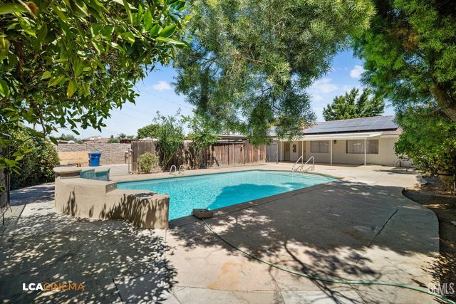 6101 Olive Drive, Bakersfield, CA 93308