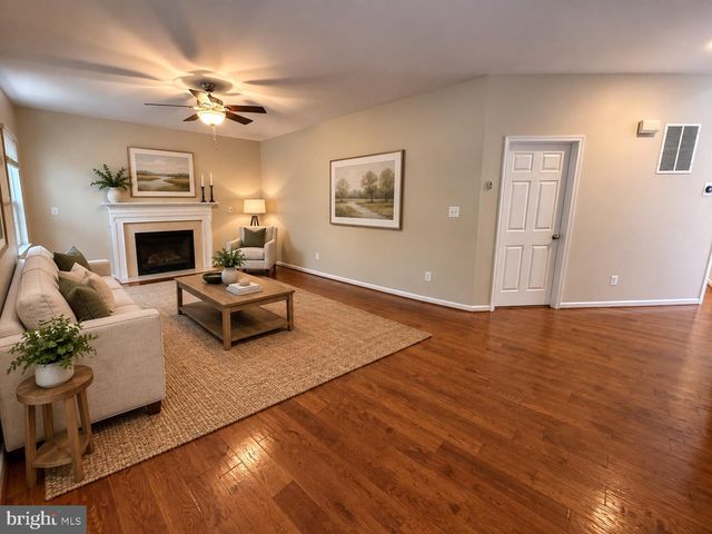 2433 TRIMARAN WAY, Woodbridge, VA 22191