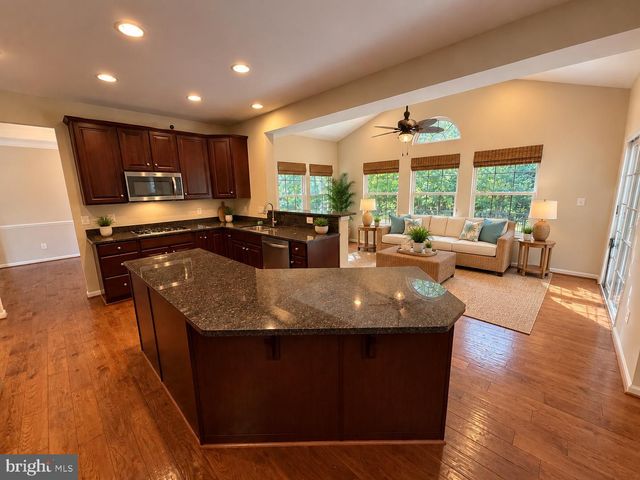2433 TRIMARAN WAY, Woodbridge, VA 22191