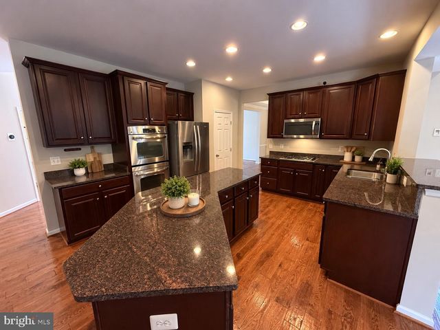 2433 TRIMARAN WAY, Woodbridge, VA 22191