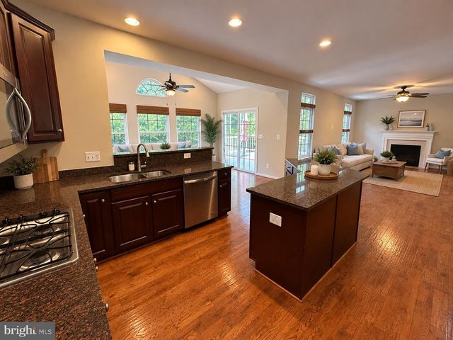 2433 TRIMARAN WAY, Woodbridge, VA 22191