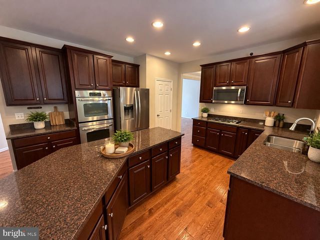2433 TRIMARAN WAY, Woodbridge, VA 22191