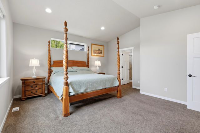 1709 N Hood River Rd, Liberty Lake, WA 99019