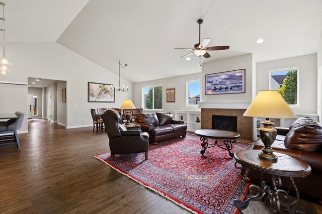 1709 N Hood River Rd, Liberty Lake, WA 99019