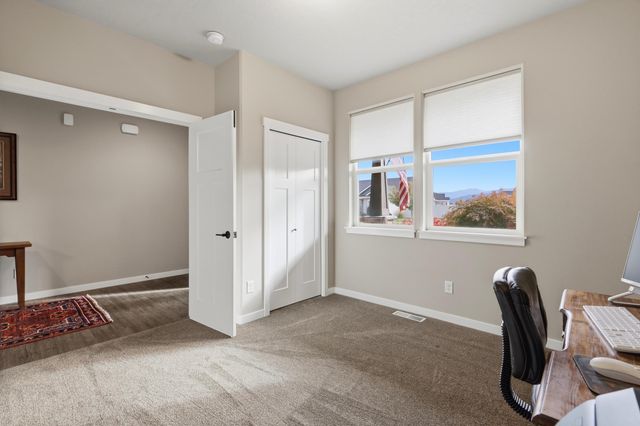 1709 N Hood River Rd, Liberty Lake, WA 99019